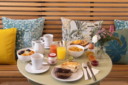 Hôtel des Mines Отели рядом с достопримечательностью «Сад Гран-Эксплуратёр»