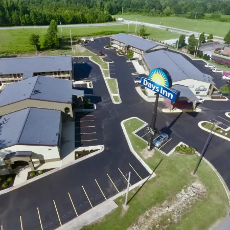 Clarion Pointe Athens I-65