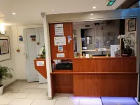 Hôtel du Fort Hotels in Epone