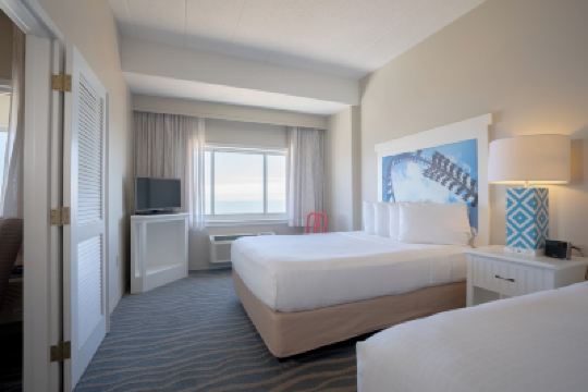 Signature Suite Cedar Point Hotel Breakers Photo