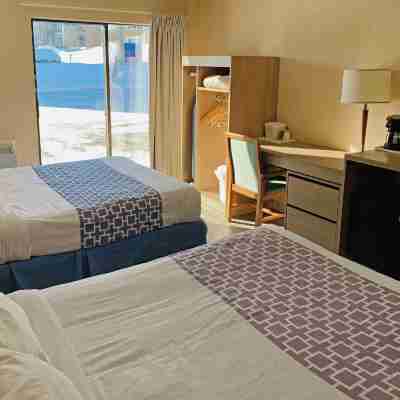 Econo Lodge Airport Quebec Rooms
