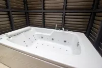 Rachabhura Hotel - Hot Tub