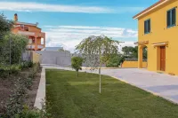 Villa Malvasio Elegant Retreat in Sassari with Private Jacuzzi Room Hôtels à proximité de : Sala Del Regno Dei Testimoni Di Geova