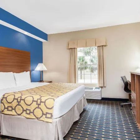 Baymont by Wyndham Jacksonville/Butler Blvd