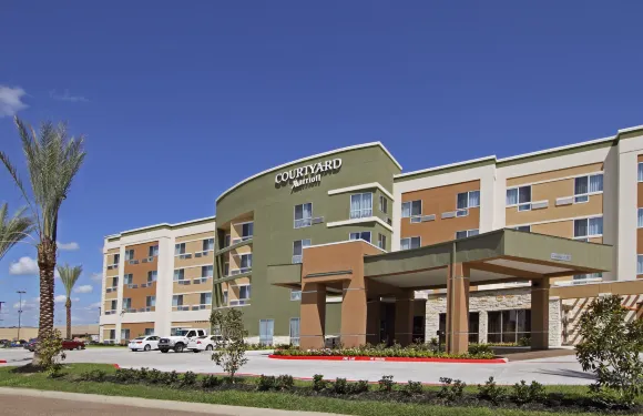 維多利亞萬怡酒店