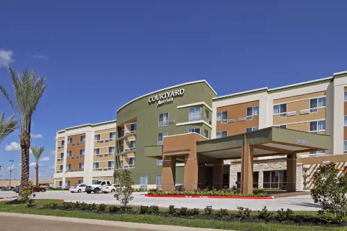 Courtyard Victoria Các khách sạn ở Victoria