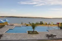 Riviera Capitólio Hotel - ที่มีสระว่ายน้ำ