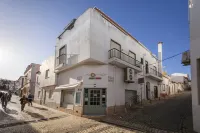A13- Ultra Central Studio by Dreamalgarve - parking