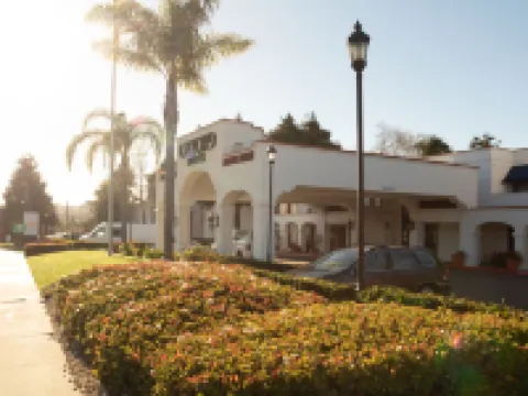 Oxford Suites Pismo Beach Hotels in Pismo Beach