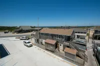 Outer Banks Motel - Parking