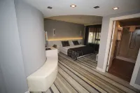 Grand Nora Hotel
