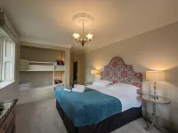 Parc-Le-Breos House Hoteles en Ilston