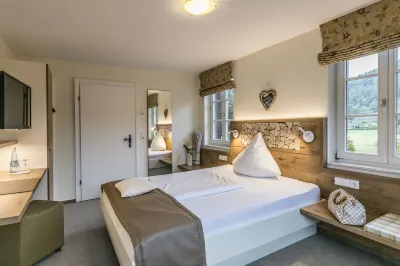 Hotel-Gasthaus Goldener Engel Hotels in Simonswald
