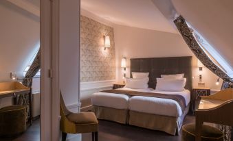 Crystal Hotel