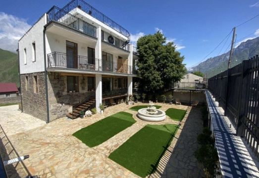 무드 호텔 카즈베기