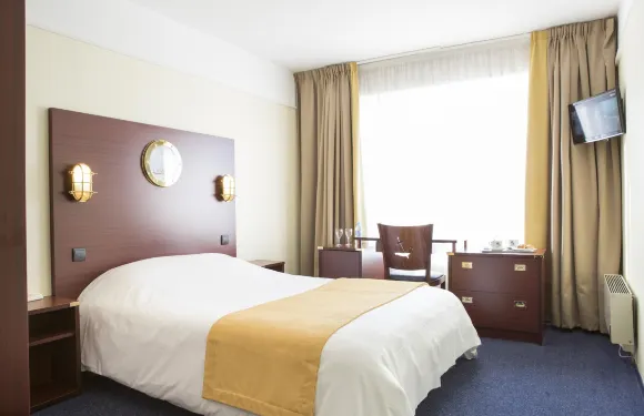 敦刻爾克萊斯根斯德梅爾波普平斯酒店