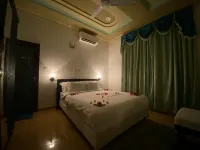 Vieni Qua Grand Hotels in Fuvahmulah