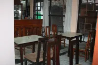 Om Tara Guest House Pvt Ltd - petit déjeuner