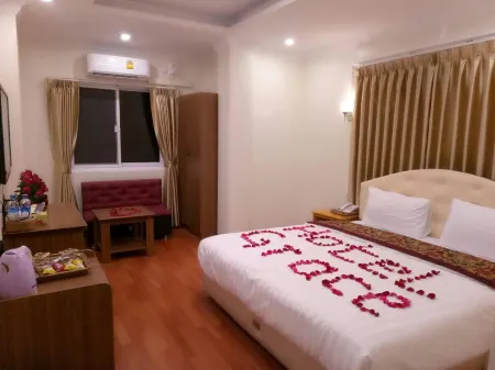 Hotel Grace Taunggyi Отели рядом с достопримечательностью «Shwe Yan Pyay Monastery»