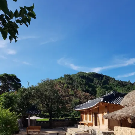 Jukheon Traditional House
