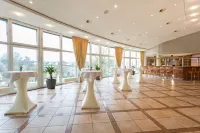Court Hotel Hotels in 