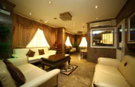 アウォル ホテル