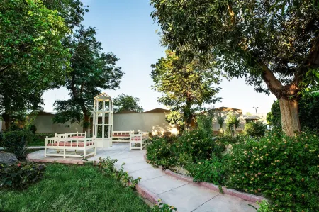 Obelisk Nile Hotel Отели в г. New Aswan