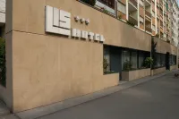 Hotel LIS Hotels near Chiesa Confraternita della Santissima Trinita e Sant'Evasio