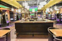 Canad Inns Destination Centre Fort Garry - bar