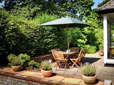 施設外観 バーナード ハウスの写真