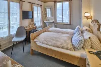 Baeren Hotel, the Bear Inn Hotels in Wilderswil