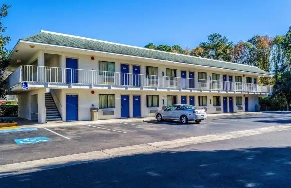 北查爾斯頓旅館