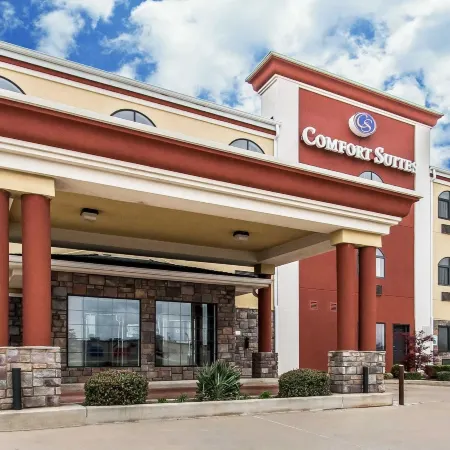 Comfort Suites Fairgrounds West Отели в г. Оклахома-Сити