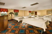 Comfort Suites Dulles Airport Hotels in Chantilly