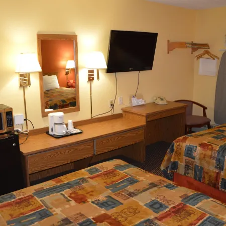 Burnsville Inn & Suites