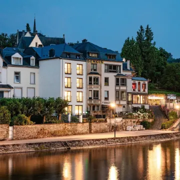 Villa Steps from Castle