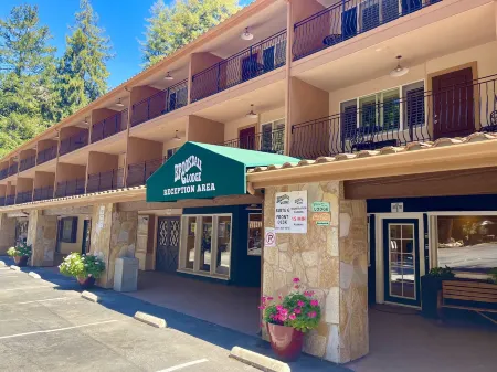 The Historic Brookdale Lodge, Santa Cruz Mountains Отели в г. Фелтон