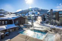 The Chateaux Deer Valley - Hot Tub