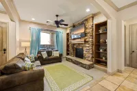 Sunset Hideaway Near National Parks & Hike/Bike Hotels in Hurricane