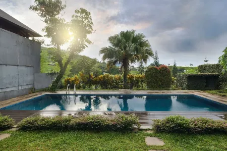 Morning Glory Mountain View Villa 4 Bedrooms with a Private Swimming Pool Отели рядом с достопримечательностью «Wot Batu»