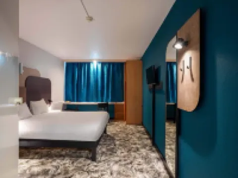 B&B โฮเทล ชาร์ทร์ส์ เซ็นเตอร์ คาเธดรัล โรงแรมในชาทร์