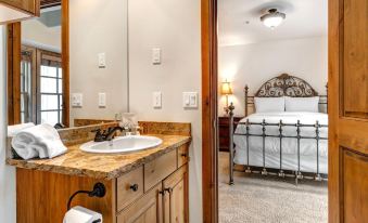 Kbm Resorts Walk to Lifts and MainSt Pps-1416