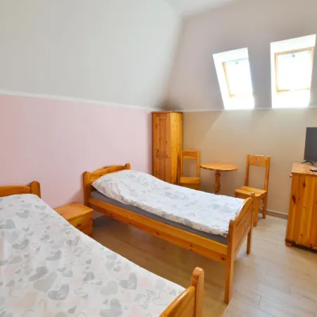 Holiday Apartment, 3 Bedrooms, Garden, Slowino