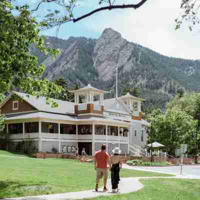 Colorado Chautauqua Cottages Hotel Exterior