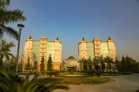 Four Leaf Service Suites - Hot Springs