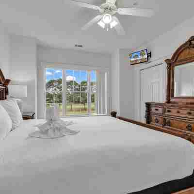 Elegant 3BR Condo at Magnolia Pointe Rooms
