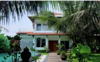Villa Prambanan Jogja with Private Swimming Pool by Simply Homy Hotels in Kalasan