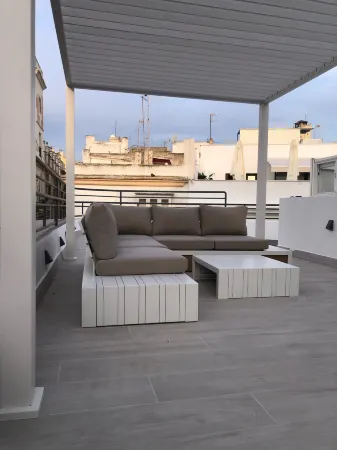 Apartamentos Gadir Centro Отели в г. Кадис