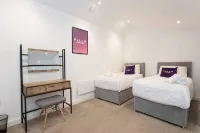 Modern and Spacious Duplex in Manchester City Centre Hotel a 