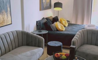 77 Kpf - Stay Paphos Beyond Studio